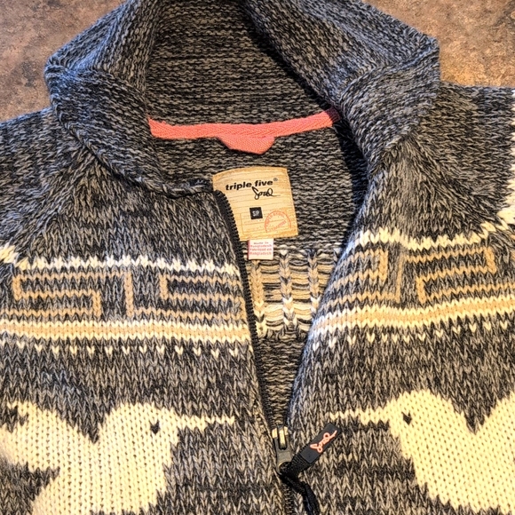 Cozy zip up sweater - Picture 2 of 4